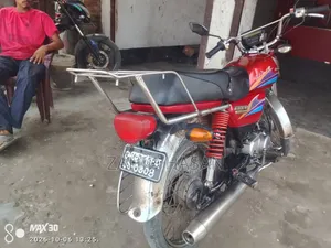 হোন্ডা ২০০৮ লাল