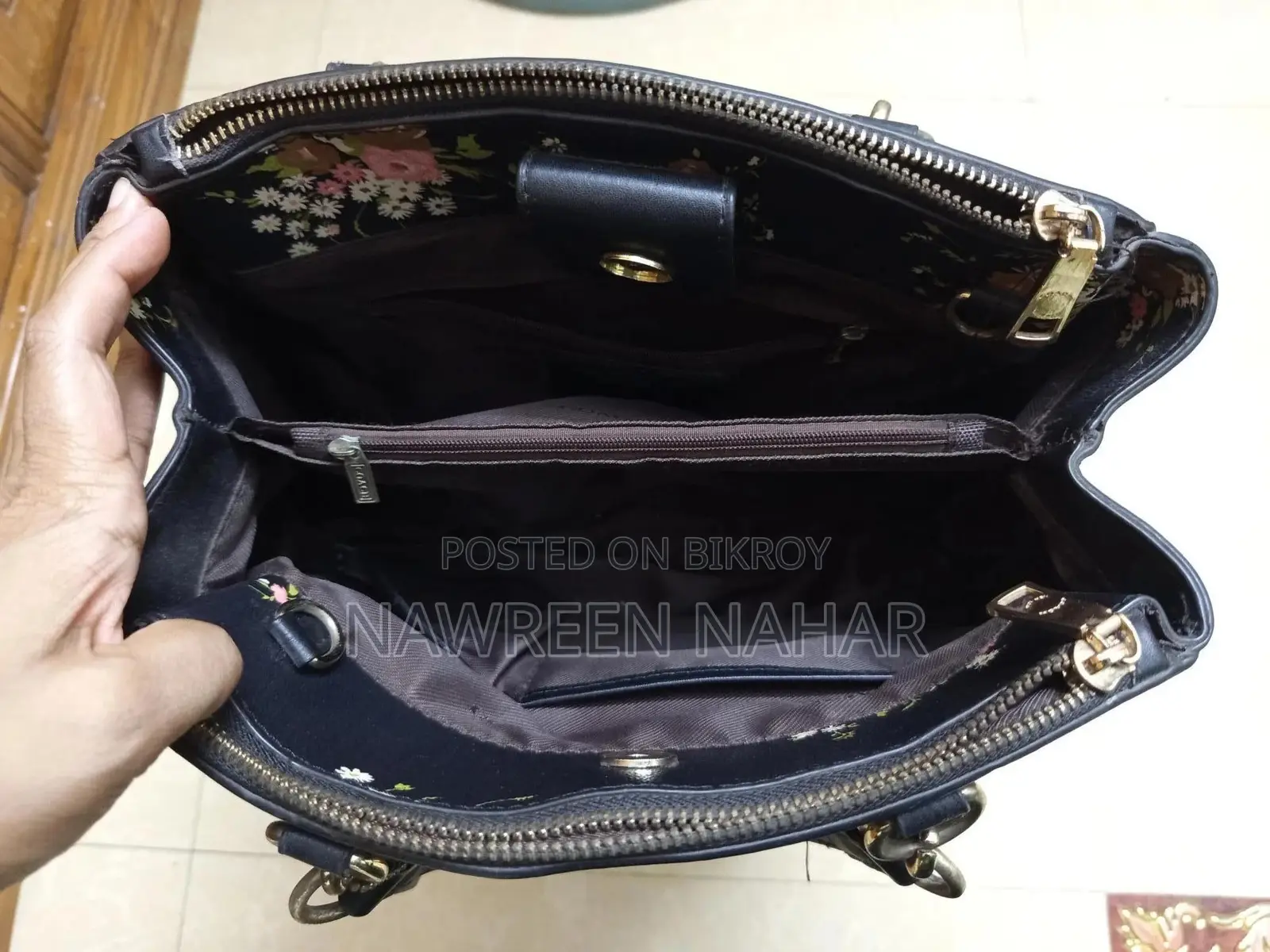 Medium Sized 3 Compartment Bag
