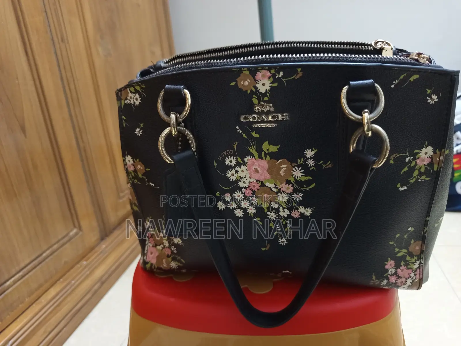 Medium Sized 3 Compartment Bag
