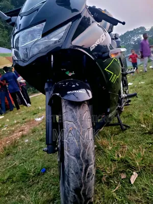 সুজুকি জিক্সার এসএফ ২০২৫ কালো