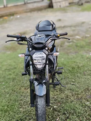 সুজুকি জিক্সার ২০২৪ কালো