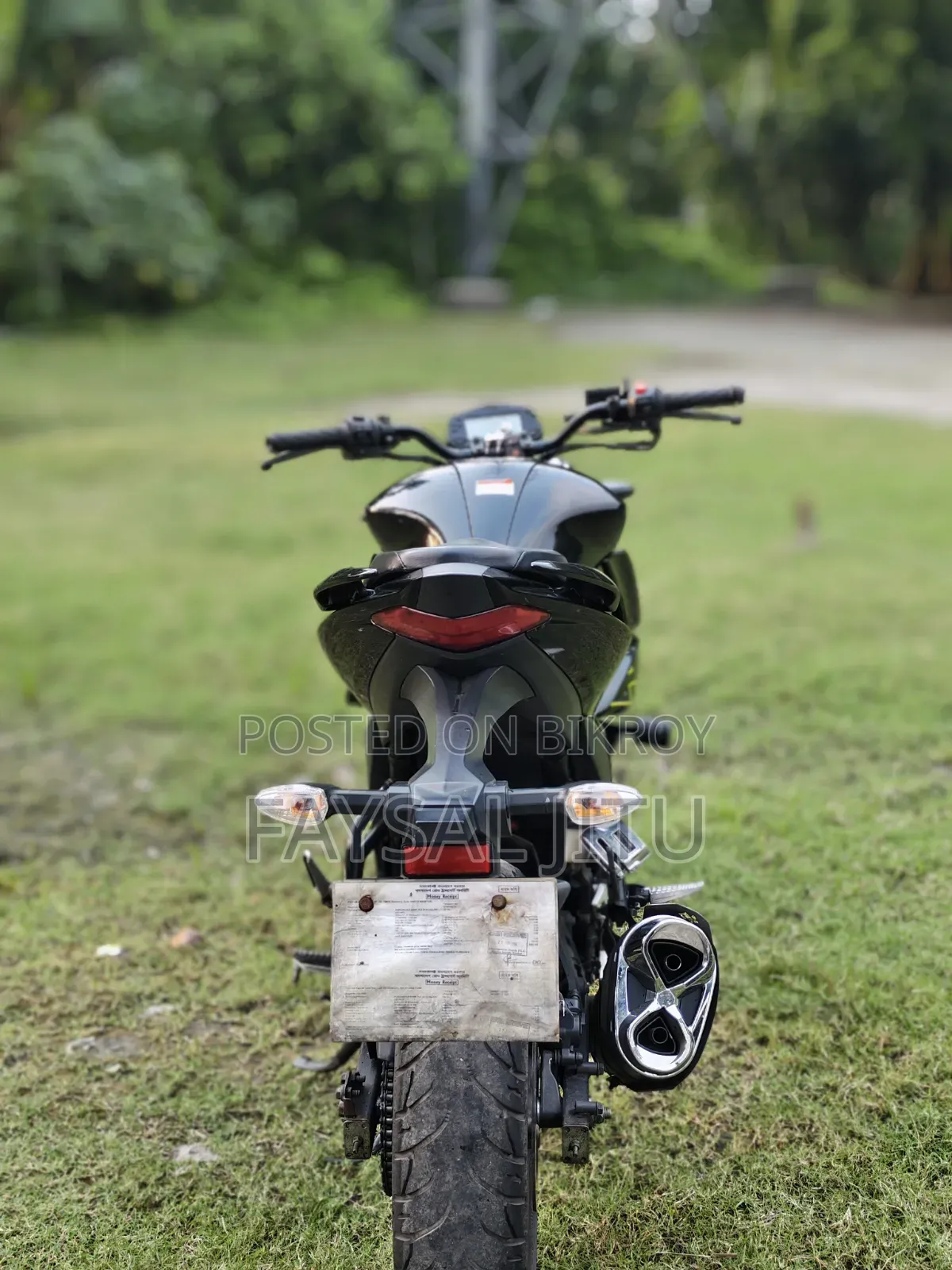 সুজুকি জিক্সার ২০২৪ কালো