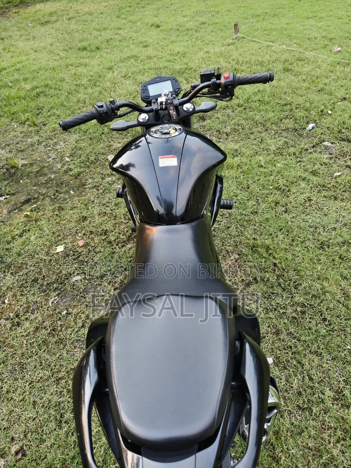 সুজুকি জিক্সার ২০২৪ কালো