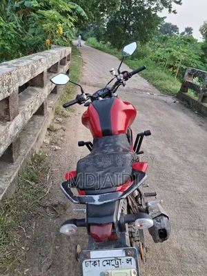 ইয়ামাহা এফজেডএস ভি৩ ২০২২ রেড