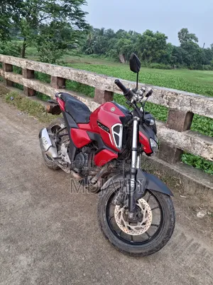 ইয়ামাহা এফজেডএস ভি৩ ২০২২ রেড