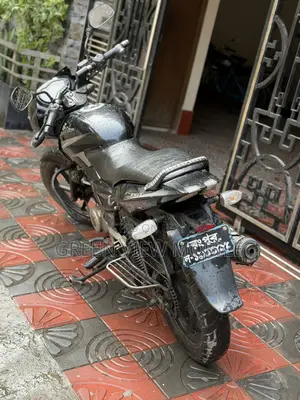 বাজাজ পালসার ১৫০ ২০১২ কালো