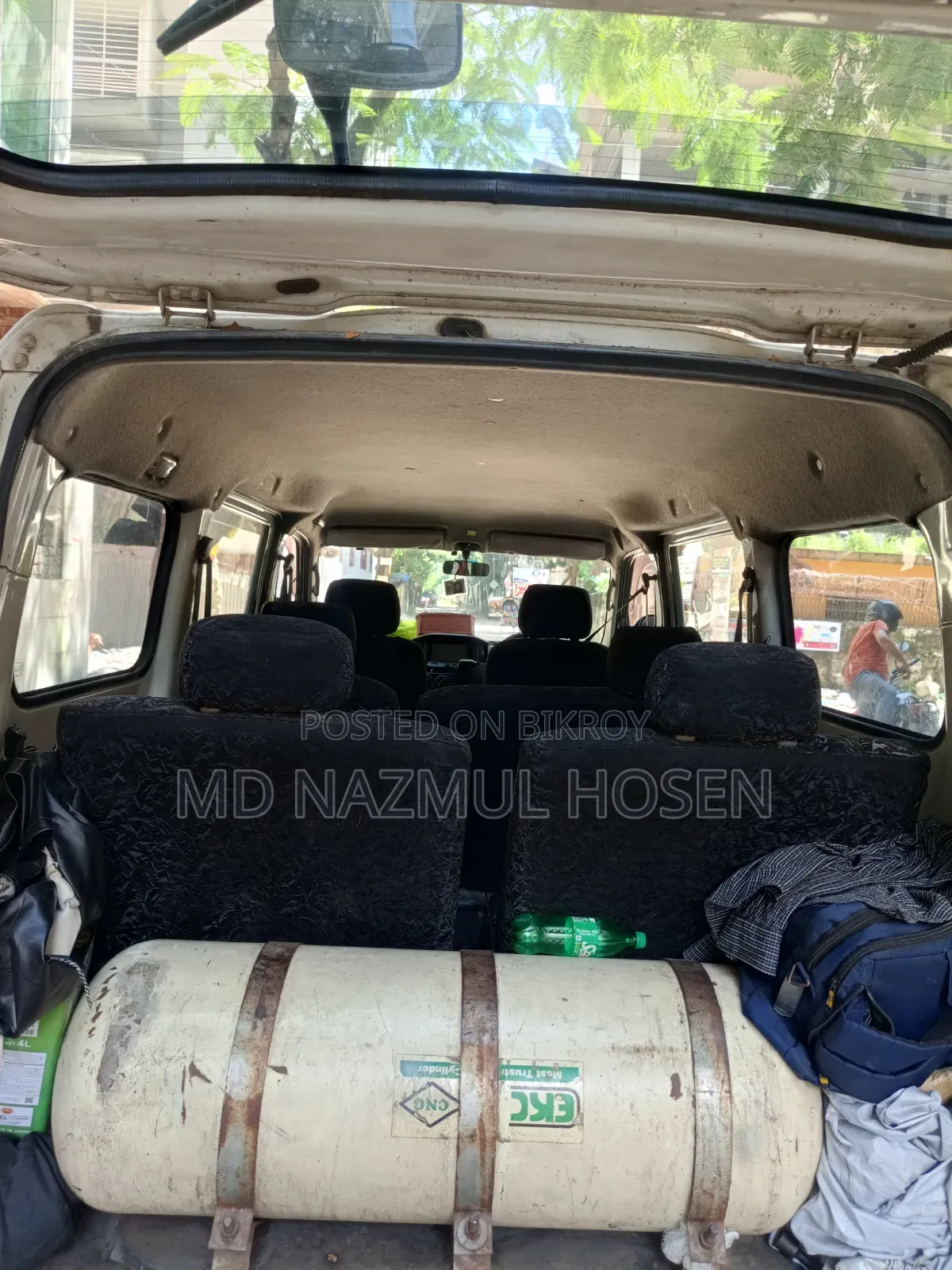 Toyota Noah 2.0 158hp All-Wheel Drive (7 Seater) 2011 White