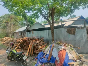 3bdrm Farm House in Karkhana, Khan Jahan Ali for rent