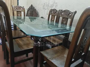 ডাইনিং টেবিল