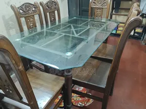 ডাইনিং টেবিল
