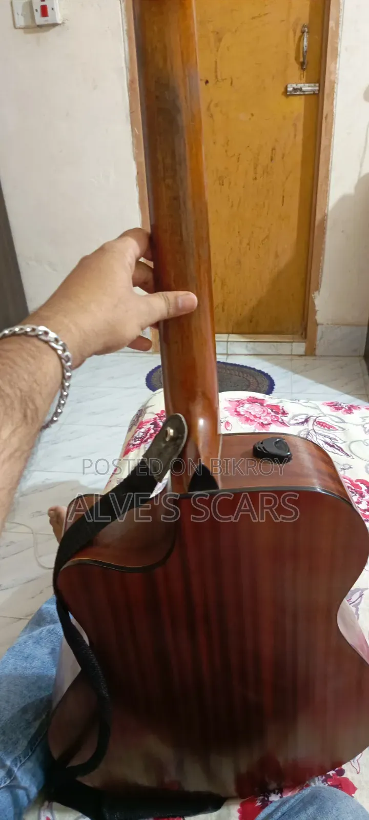 Chard Guiter Model 4040