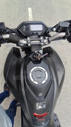 Honda Hornet 2.0 2025 Gray
