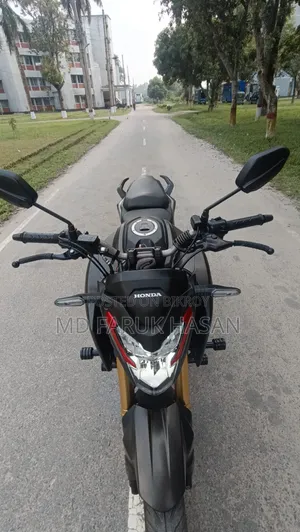 Honda Hornet 2.0 2025 Gray