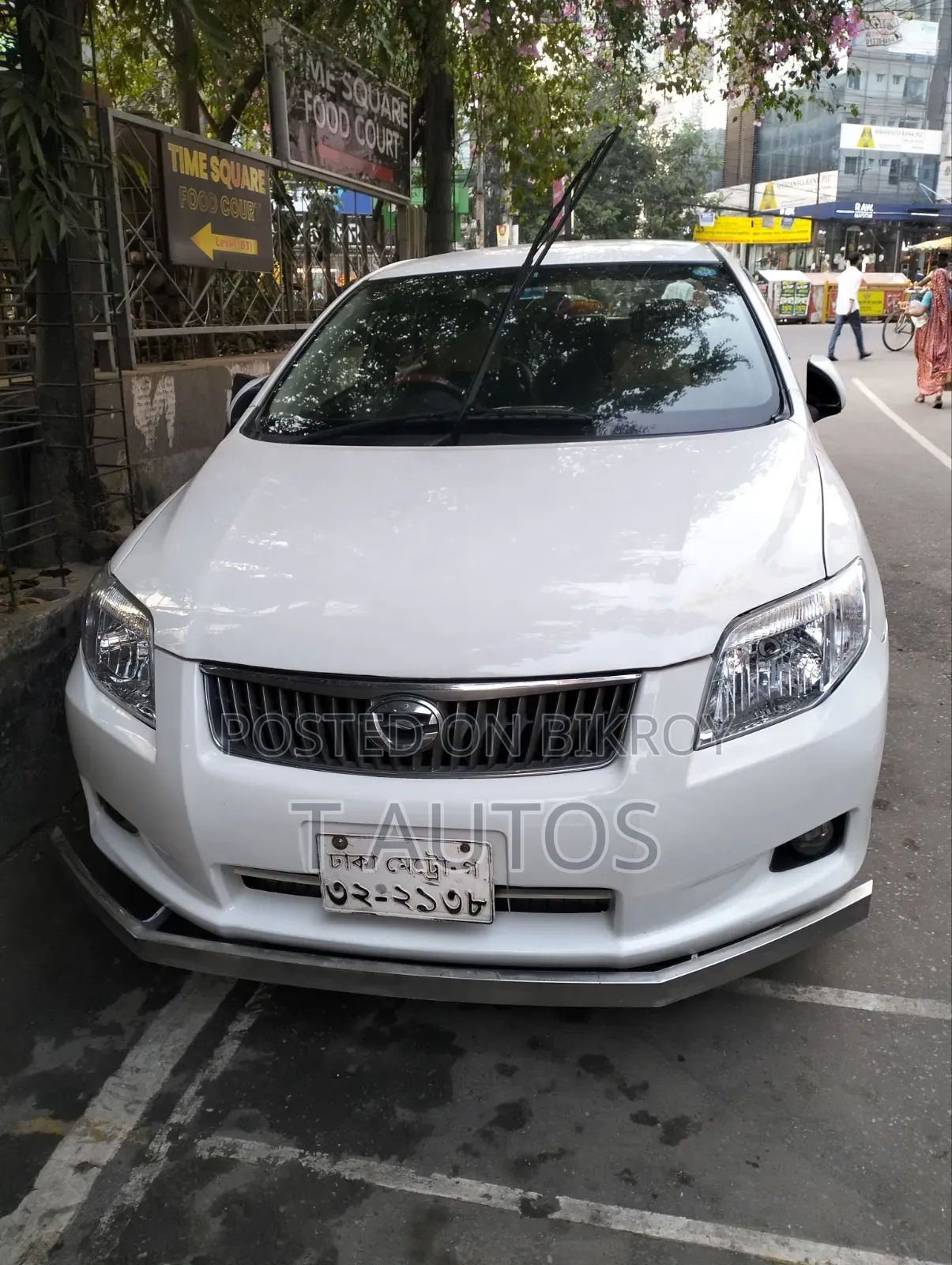 টয়োটা এক্সিও ২০১১ সাদা