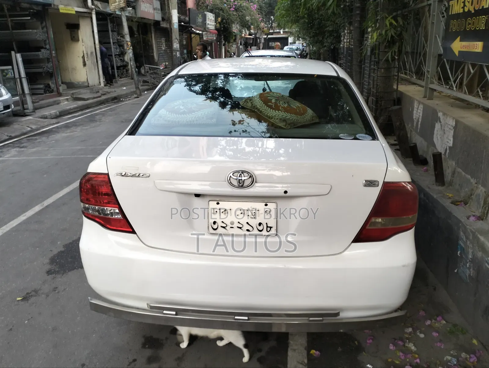 টয়োটা এক্সিও ২০১১ সাদা