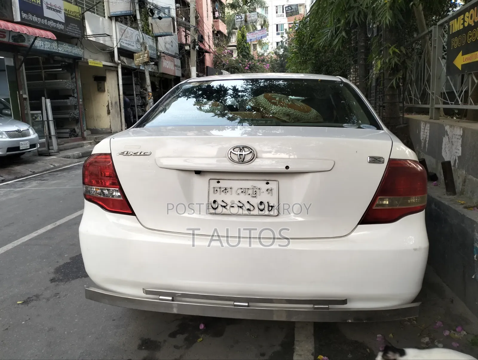 টয়োটা এক্সিও ২০১১ সাদা