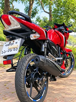 টিভিএস অ্যাপাচি ১৬০ ৪ভি ২০১৭ রেড