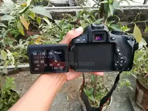 ক্যানন ৭০০ডি ক্যামেরা জরুরি বিক্রি