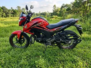 হোন্ডা হর্নেট ২০২১ রেড