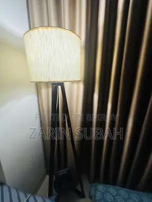 বিকা্রির জন্য ব্যবহৃত ফ্লোর ল্যাম্প