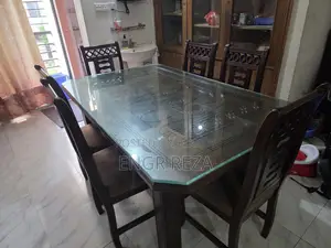 ডাইনিং টেবিল