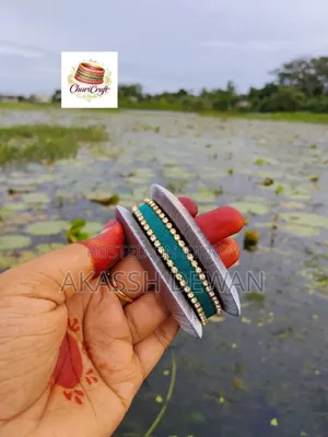 চুড়ির সেট মাত্র ৩৫০ টাকায় শুধু নারীদের জন্য