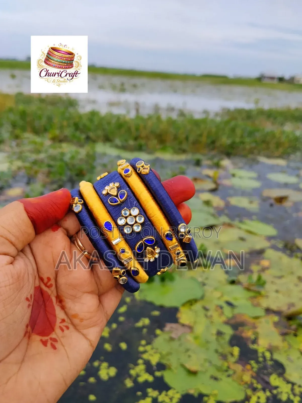 চুড়ির সেট মাত্র ৩৫০ টাকায় শুধু নারীদের জন্য