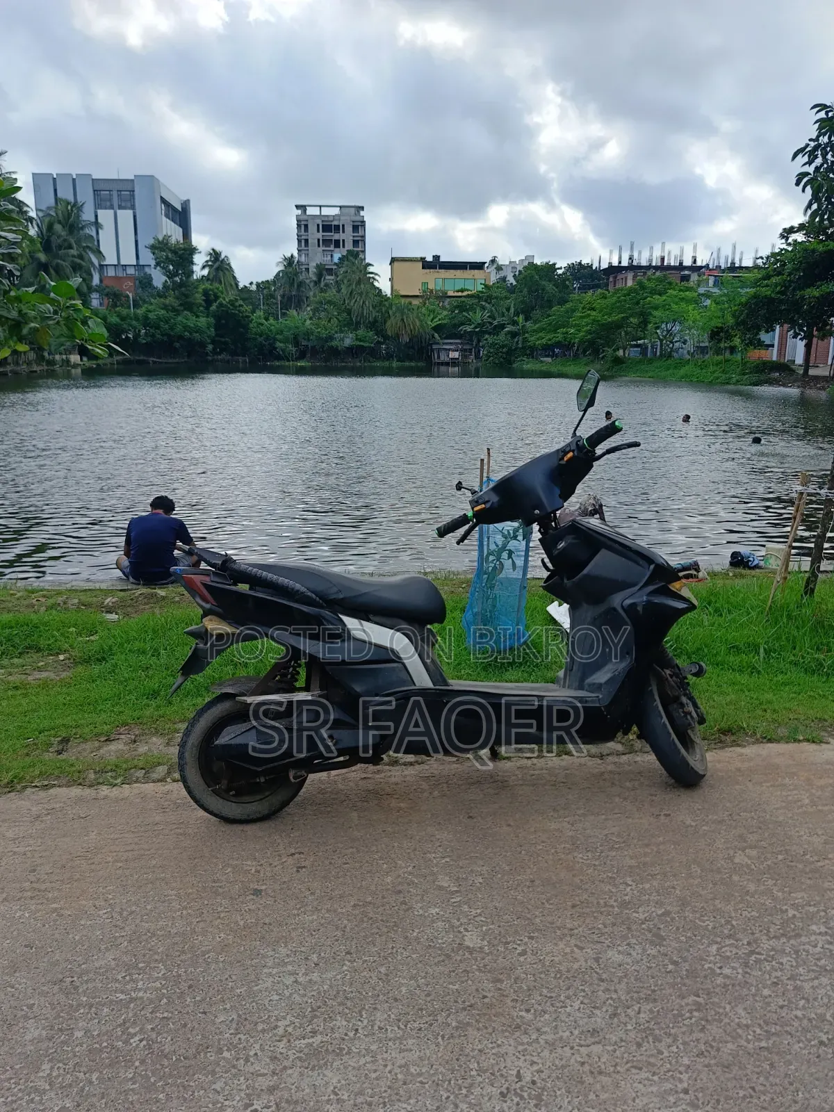 মোটরসাইকেল ২০২৪ ব্ল্যাক