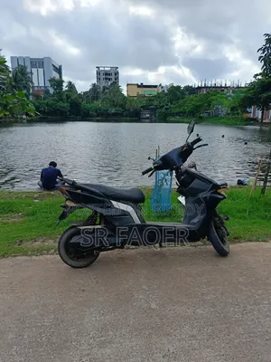 মোটরসাইকেল ২০২৪ ব্ল্যাক