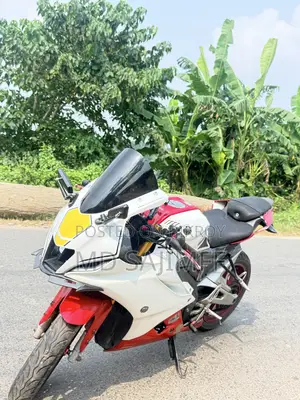 Yamaha R15M 2022 White