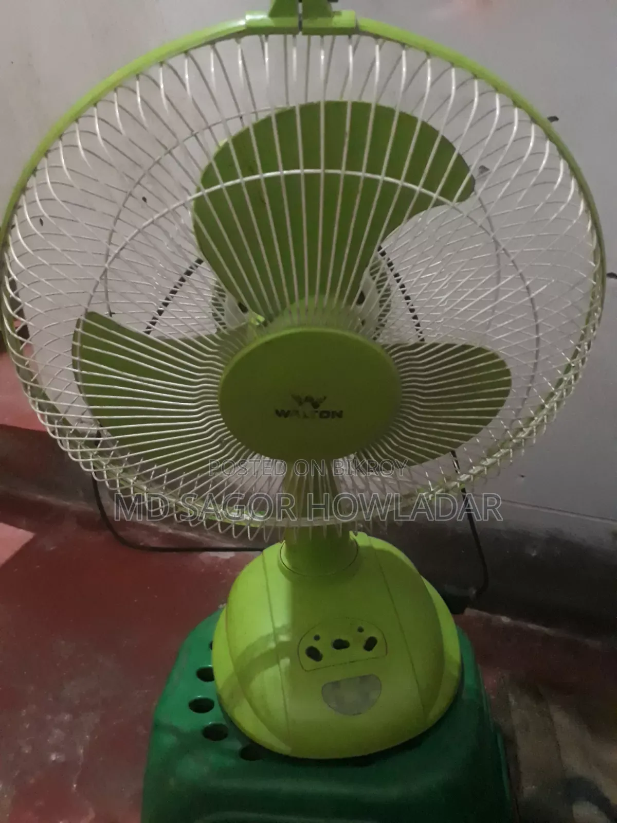 Walton Rechargeable Fan 12inch