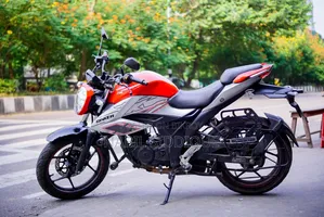 Suzuki Gixxer 2024 Silver