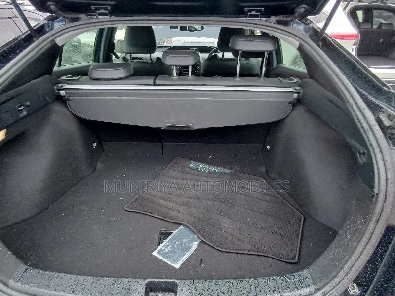 Toyota Prius 2022 Blue
