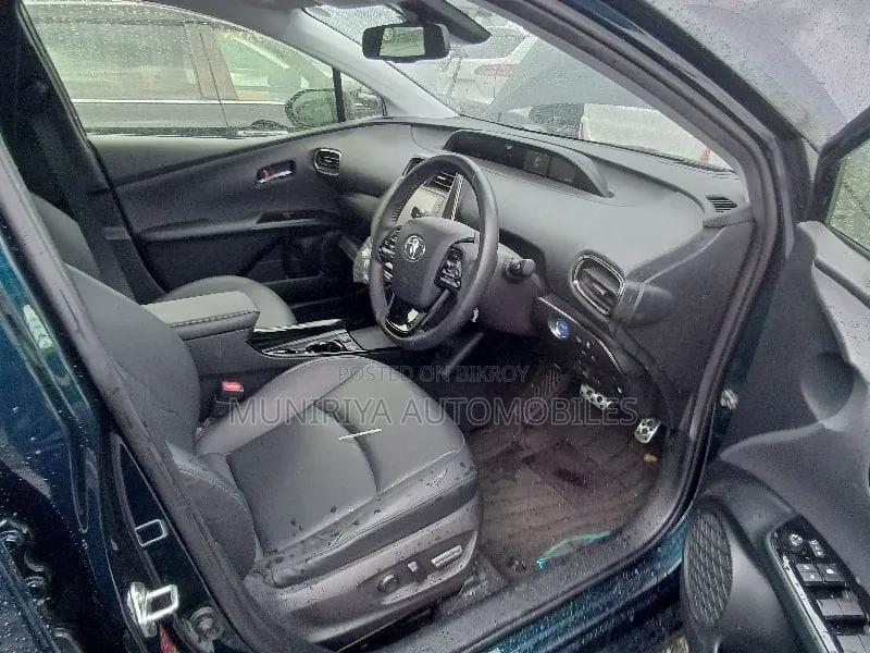 Toyota Prius 2022 Blue
