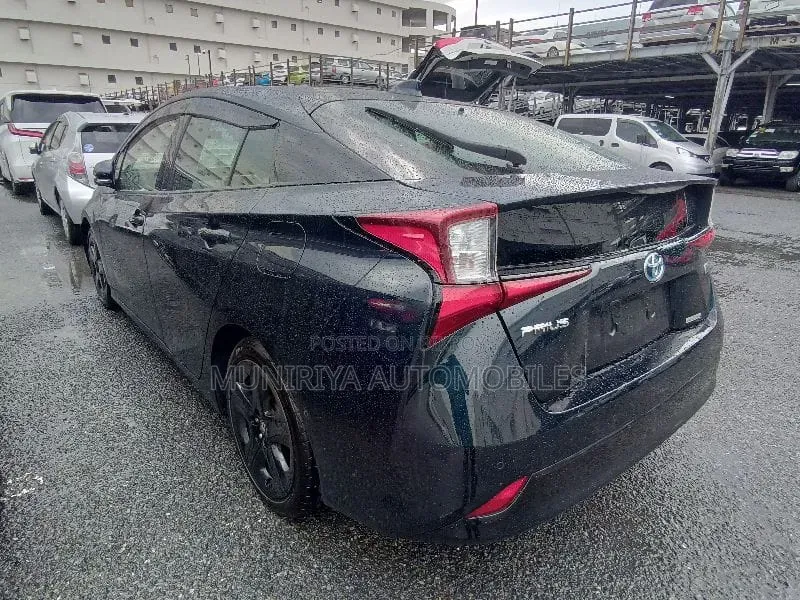 Toyota Prius 2022 Blue