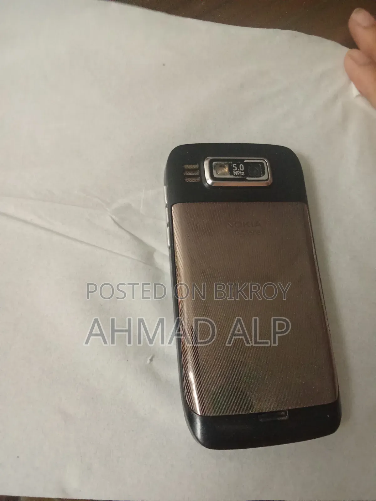 Nokia E72 Gold