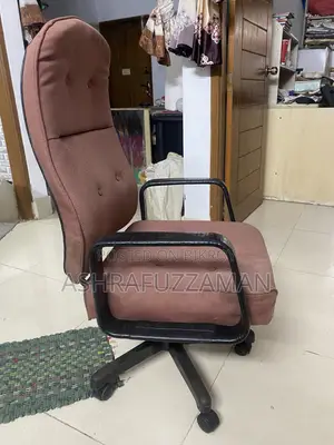 একটি রিগেল কোম্পানি মূভিং বস চেয়ার বিক্রি করা হবে