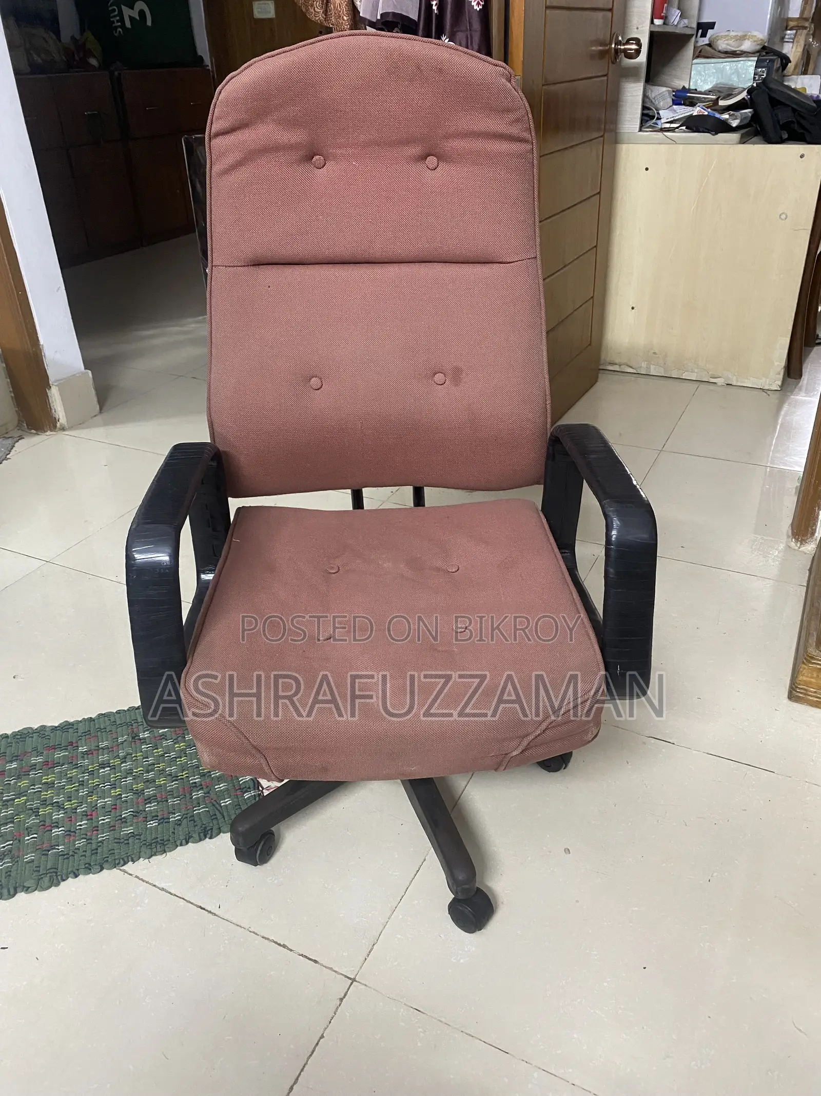 একটি রিগেল কোম্পানি মূভিং বস চেয়ার বিক্রি করা হবে