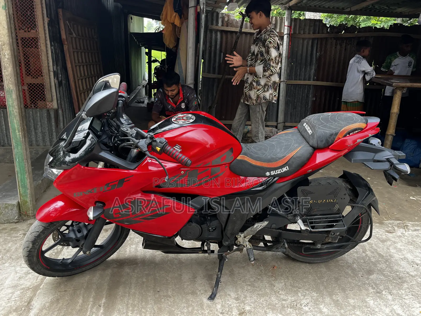 Suzuki Gixxer SF ২০২৩ লাল