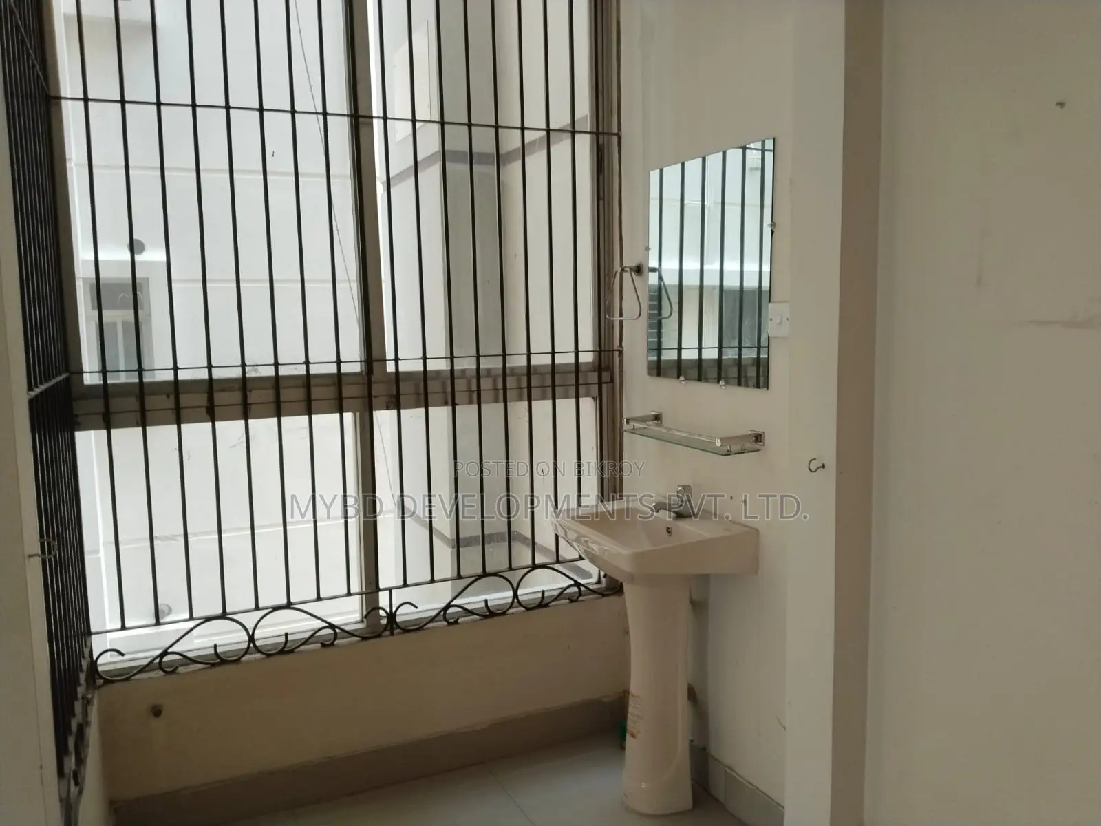 বসুন্ধরায় ৩ বেডরুমের অ্যাপার্টমেন্ট বিক্রয়ের জন্য