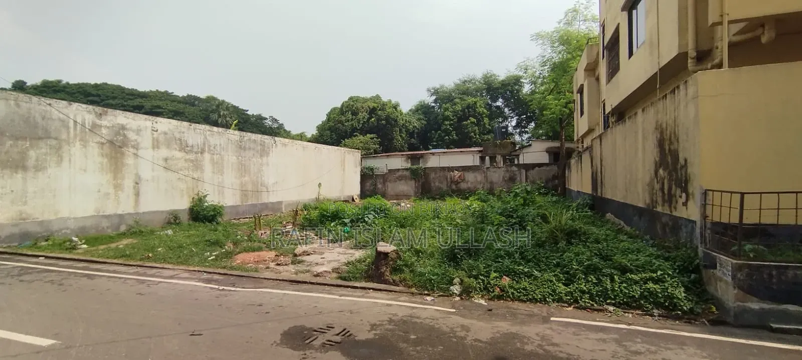 বোটানিক্যাল গার্ডেন ফেসিং স্কয়ার প্লট ফর সেল - ইস্টার্ন হাউজিং