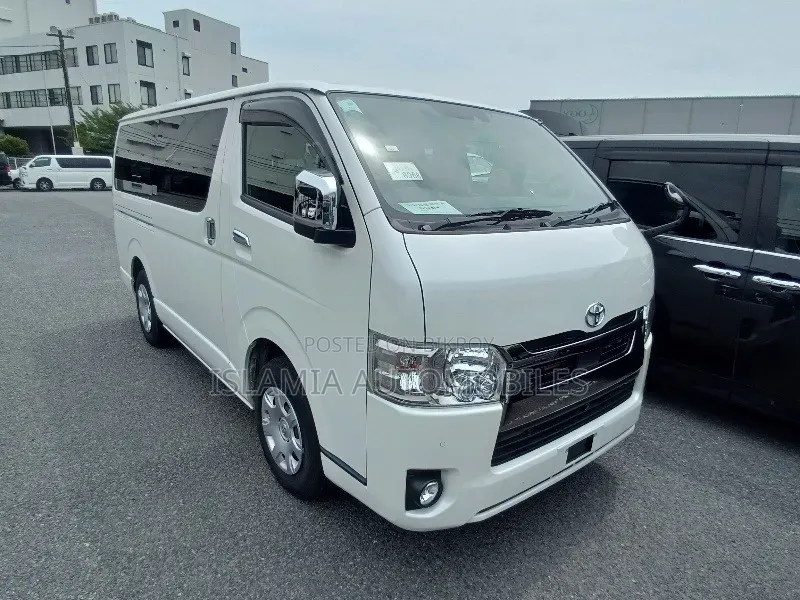 Toyota HiAce 2021
