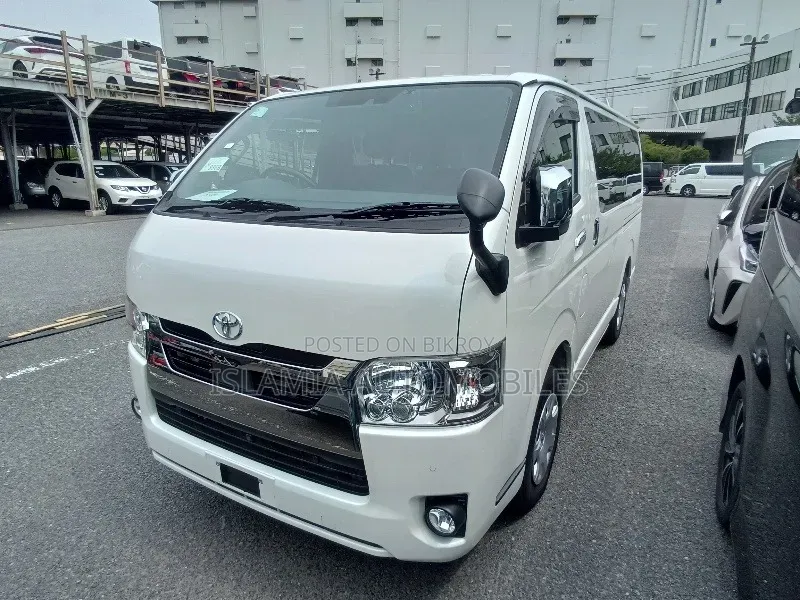 Toyota HiAce 2021