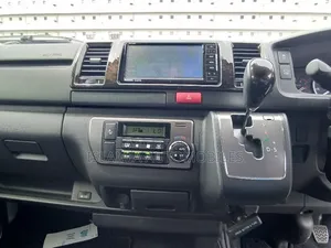 Toyota HiAce 2021