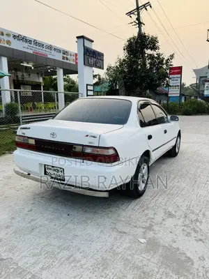 Toyota Corolla Automatic 1997 White