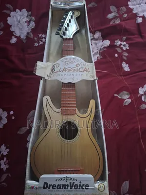 ক্লাসিক্যাল ইউরোপীয় স্টাইল গিটার টয়