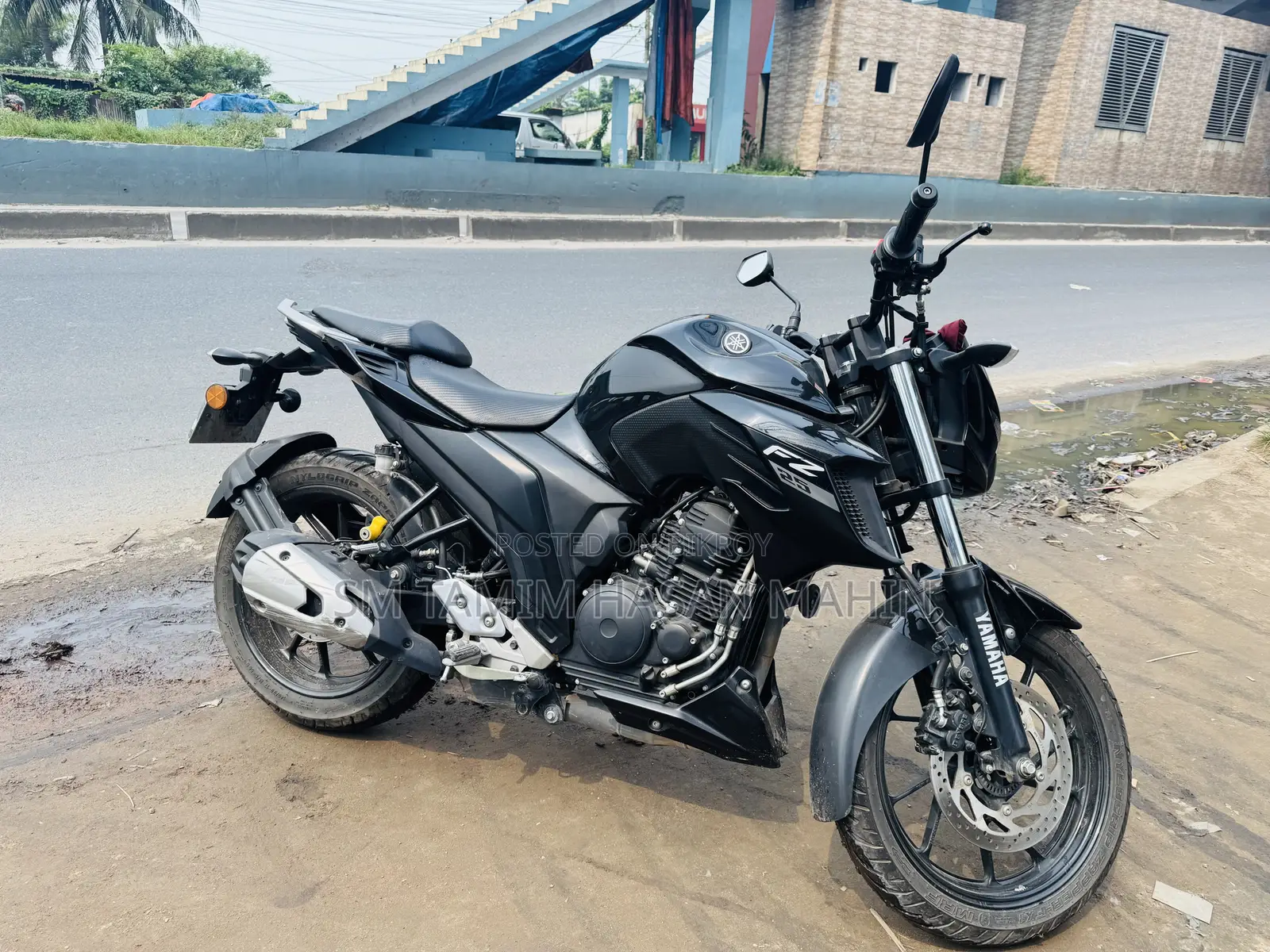 ইয়ামাহা এফজেড ২০২৫ ব্ল্যাক