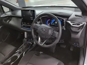 Toyota Corolla Cross ২০২৩ পার্ল