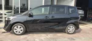 টয়োটা সিয়েন্টা ২০২২ কালো