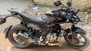 নতুন হিরো এক্সট্রিম ১২৫আর ২০২৬ কালো
